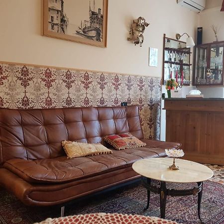 Venice Lion Residence - Vespucci Mestre Luaran gambar A typical living room in a typical house in Tunisia